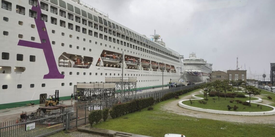 Doble arribada en Vigo con el “Ventura” como el crucero con más escalas