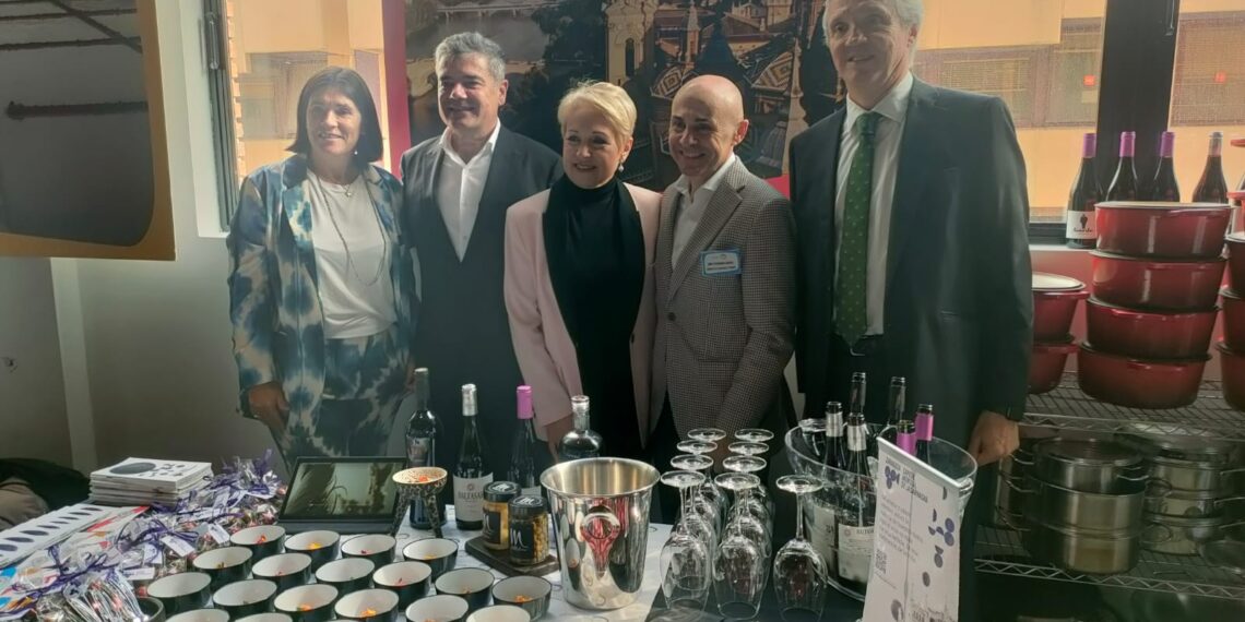 Zaragoza promociona la garnacha en un encuentro con agencias de viaje en Madrid. Noticia. Turismo de Zaragoza. Ayuntamiento de Zaragoza
