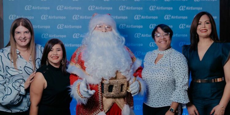 Air Europa inicia la navidad junto agentes de viajes de República Dominicana