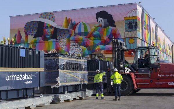 Llegan a Cádiz equipos para futura conexión eléctrica para cruceros
