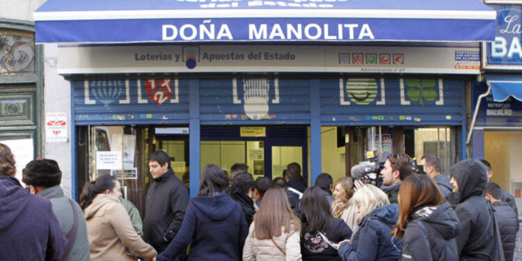 esta es la inversión que haría la mayoría de los españoles si gana la Lotería de Navidad