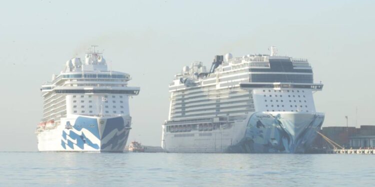 Cierra noviembre con arribo triple de cruceros en Mazatlán