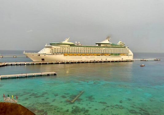 Compañías de cruceros se quejan por impuesto que planea cobrar méxico a turistas que toquen sus puertos