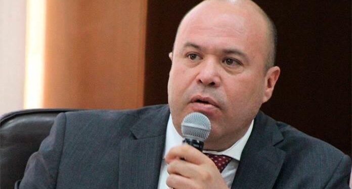 David Menchaca usó dinero de la Cegaip para banquetes, pedas y viajes
