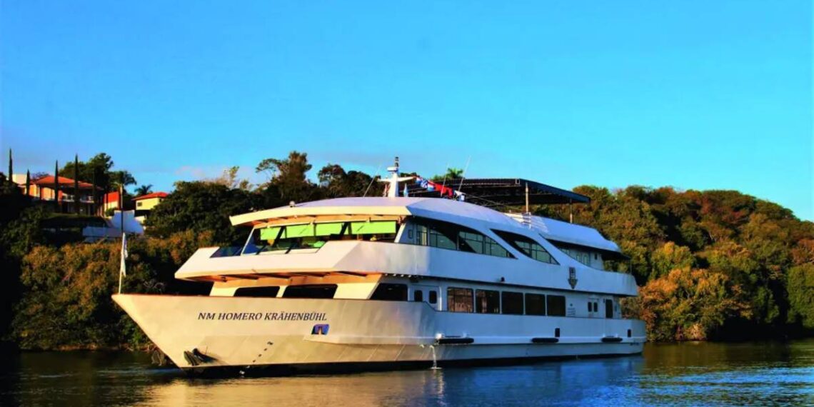 El Buque Homero Ofrece Un Crucero Por El Río Tietê, A Sólo 3 Horas De São Paulo