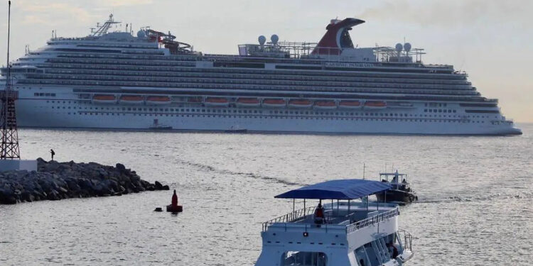 Cae un 10% arribos de cruceros al puerto de Cabo San Lucas este año