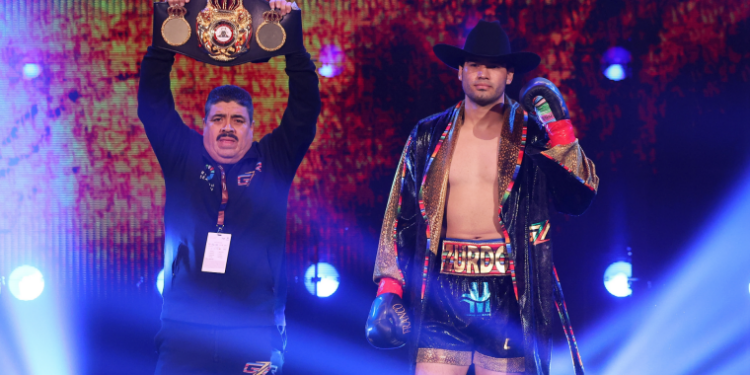 El Zurdo Ramírez se afirmó como el mejor boxeador del mundo en peso crucero: su triunfo vs. Chris Billam-Smith image