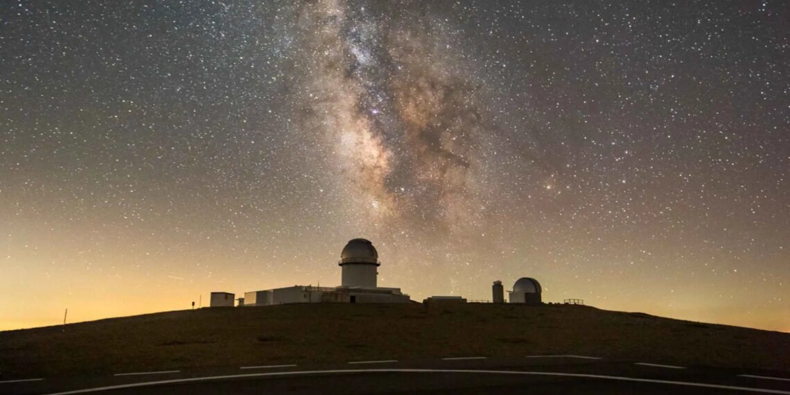 El rincón de Teruel para tocar las estrellas a más de 1.000 metros de altitud con un tesoro bajo el río