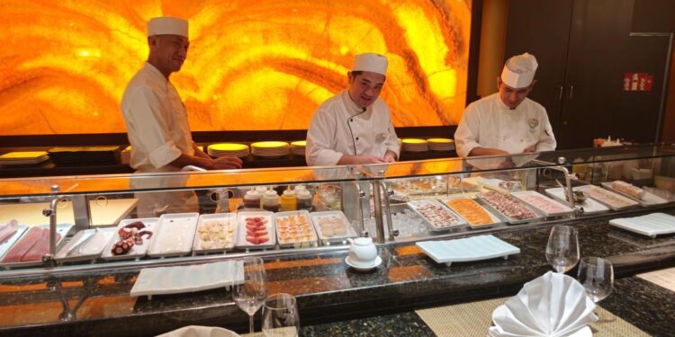 El único restaurante Nobu en el mar y otras delicias a bordo del crucero más gastronómico