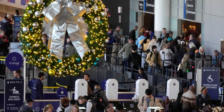 EEUU enfrenta desafío de gran cantidad de viajes en Día de Acción de Gracias