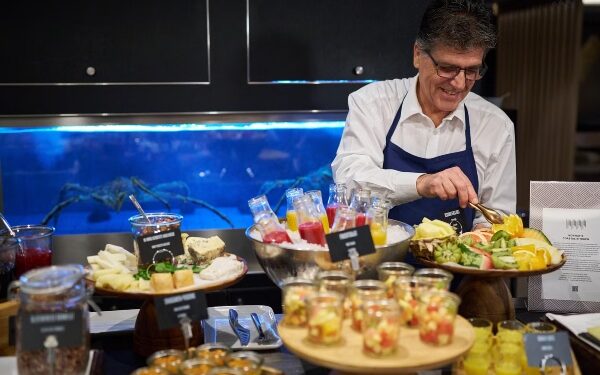 Hurtigruten obtiene mejor calificación para un crucero en Twinings Best Breakfast 2024