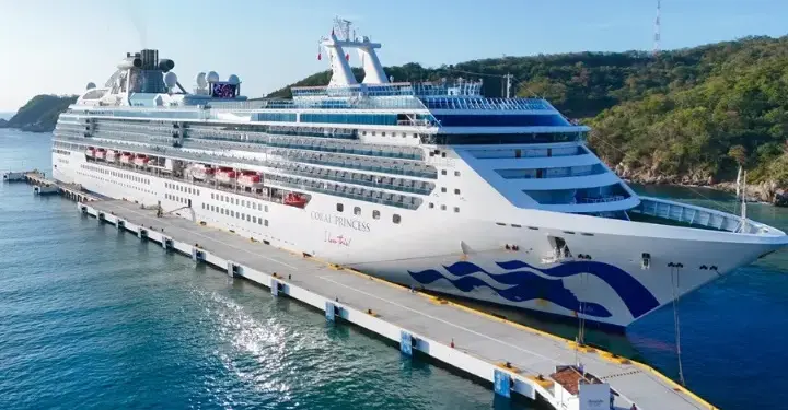 Derrama económica de cruceros en Huatulco llega a 49.6 mdp en 2024
