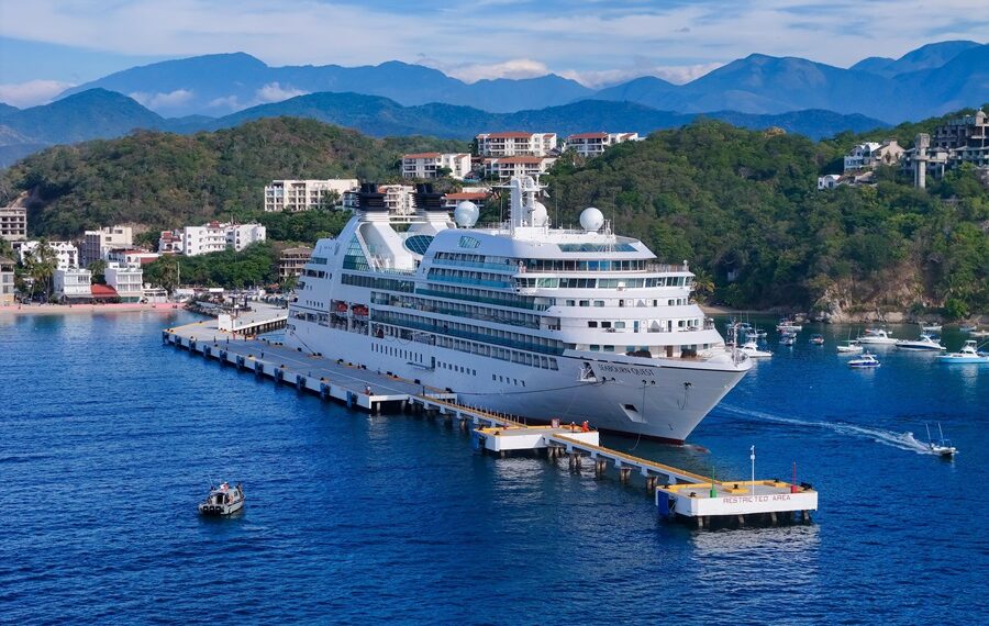 Derrama económica de cruceros en Huatulco llega a 49.6 millones en 2024