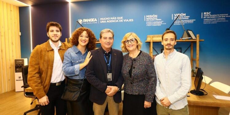Inauguración de la firma en Córdoba.