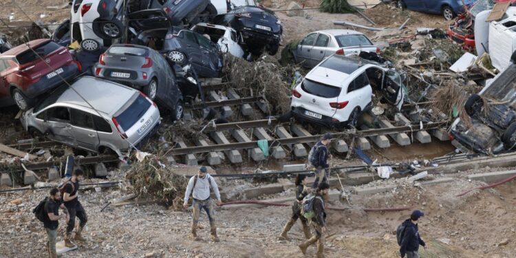 La conexión ferroviaria entre Valencia y Barcelona se abre mañana para viajes imprescindibles