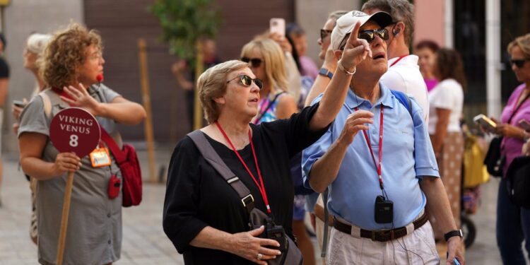 Las agencias de viajes denuncian la falta de respuesta del Gobierno sobre el registro de viajeros