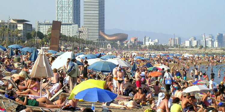 Los 10 peores viajes para no hacer en 2025 según expertos viajeros, y tres son españoles