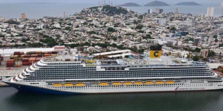 CRUCEROS MANTENDRÁN FLOTE MAZATLÁN