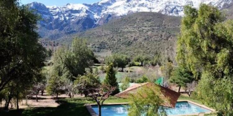 Los mejores destinos para viajar cerca de santiago a una hora o menos