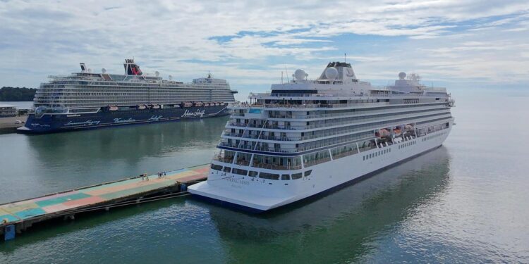 Más de 5 mil turistas arribaron a Limón en dos lujosos cruceros