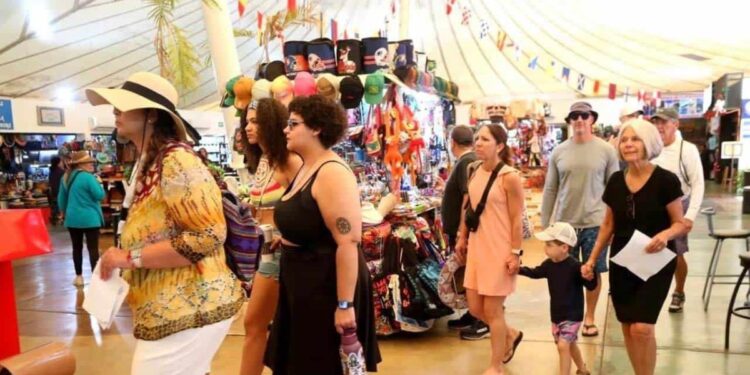 Mazatlán alcanza cifra récord con la llegada de 3 cruceros y miles de turistas