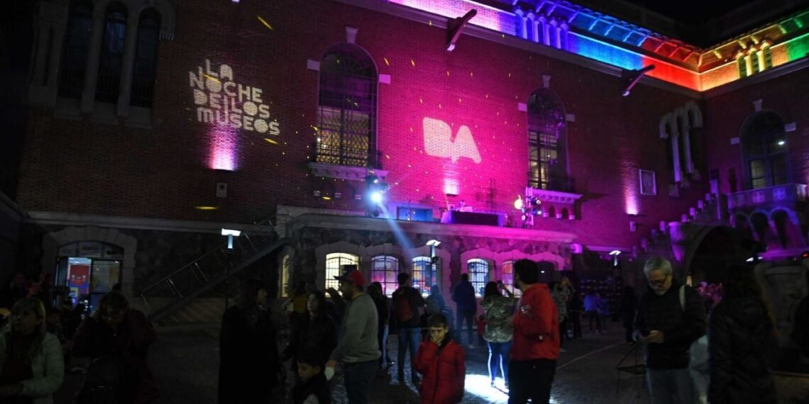 Noche de los Museos: cómo sacar el pase para viajar gratis en transporte público