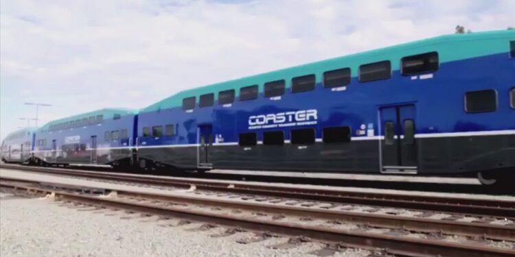 Ofrecen viajes gratis para acudir a las urnas a votar – Telemundo San Diego (20)