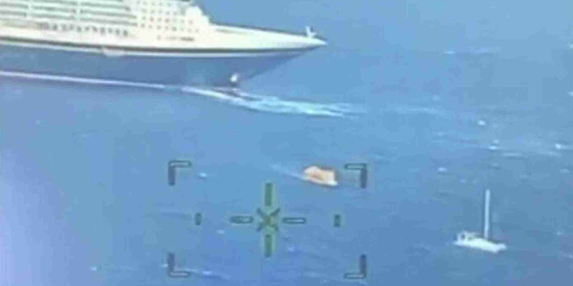 Crucero de Disney rescata a cuatro personas que se encontraban a la deriva