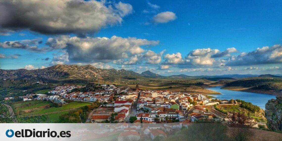 El pueblo de Extremadura perfecto para una escapada en otoño: termas, senderismo y naturaleza