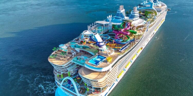 Una tripulante de un crucero señala qué es lo peor de trabajar en uno: «Hubieron meses que...»