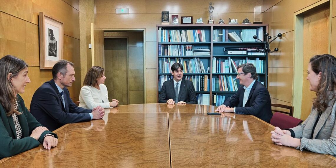 Reunión de responsables del Principado y W2M