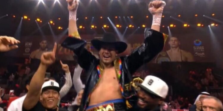 ¡Intratable! El boxeador mexicano Gilberto 'Zurdo' Ramírez se convierte en campeón unificado de peso crucero