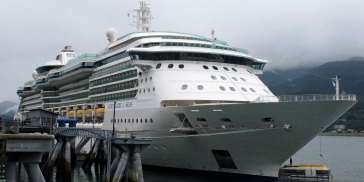 El FBI investiga la muerte de un pasajero “rebelde” a bordo de un crucero de Royal Caribbean