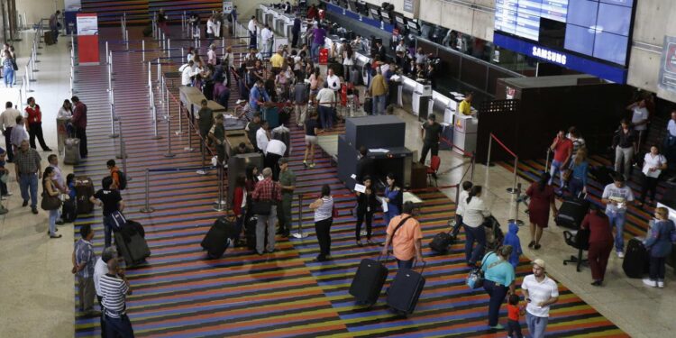 Agencias de viajes piden reactivación de rutas aéreas suspendidas