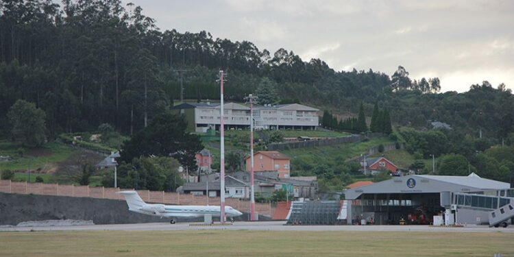 Detienen al propietario de la agencia de viajes coruñesa que estafó a unos 300 clientes y los dejó sin vuelos