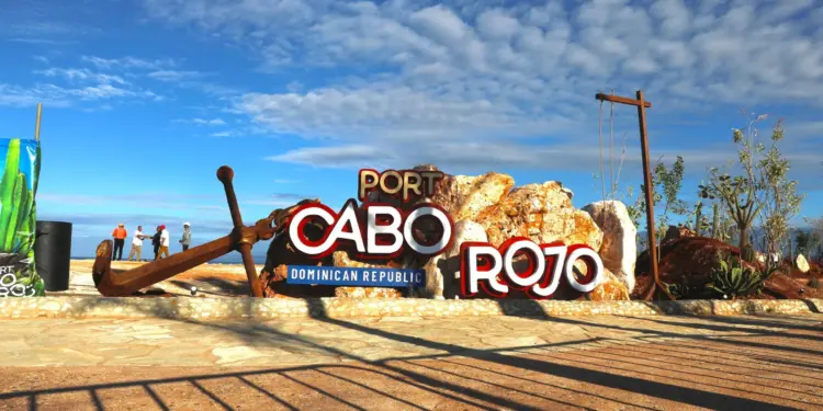 Arriba quinto crucero en Puerto de Cabo Rojo