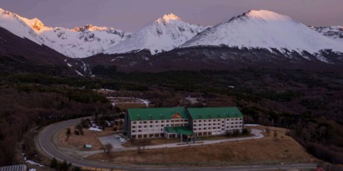 Navidad y Año Nuevo en los hoteles más exclusivos de Argentina: Experiencias únicas en los mejores destinos del país.