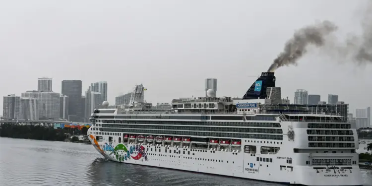 Suspenden búsqueda de hombre que cayó de crucero cerca de las Bahamas