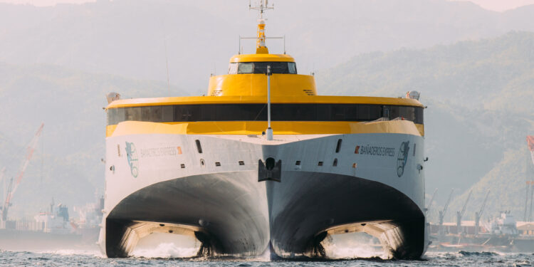 El Gobierno concede 1,1 millones de euros para descuentos en los viajes marítimos de personal militar