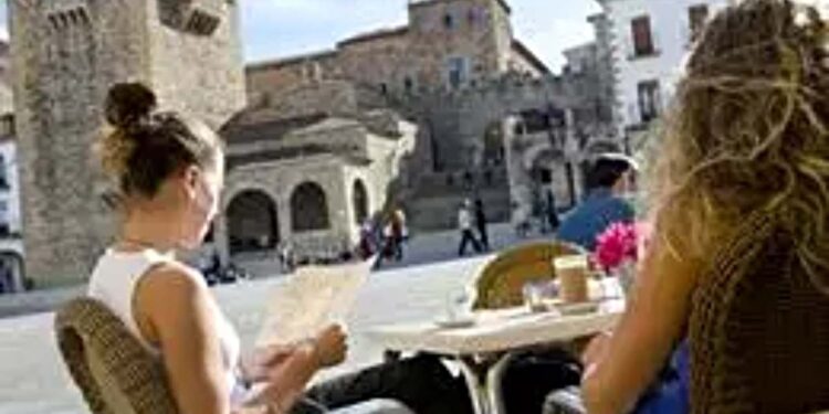 El sector turístico ve "inaceptable" el nuevo registro y estudia acciones legales