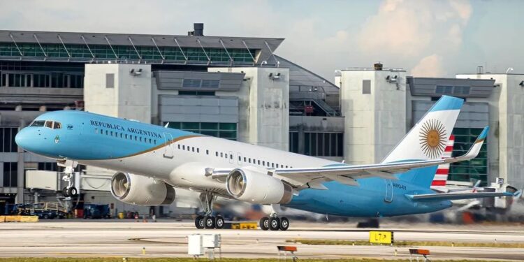 El avión presidencial regresa a Argentina listo para los viajes de Javier Milei a EE. UU. y Davos