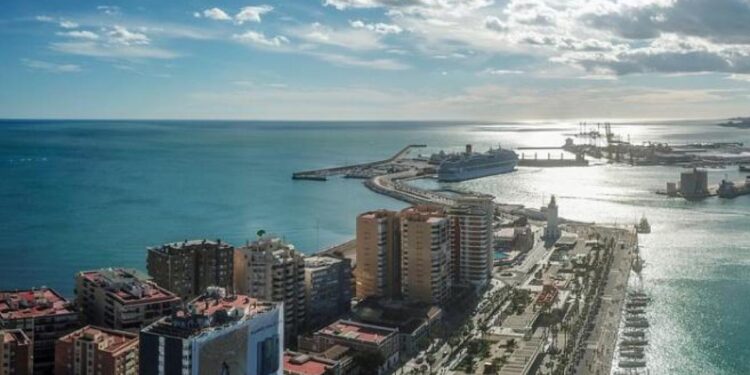 El negocio de cruceros facturó un 14% más en España en 2023 y aumentó el empleo un 16%