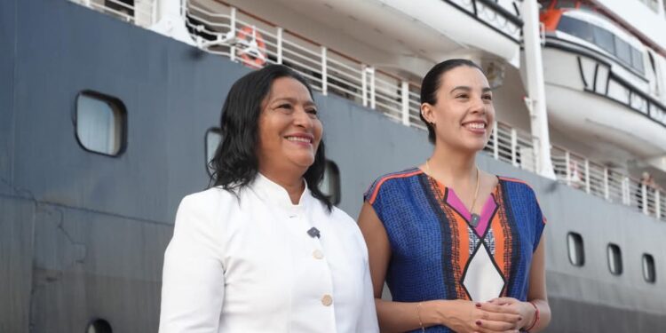 Recibe Abelina López Rodríguez último crucero de 2024