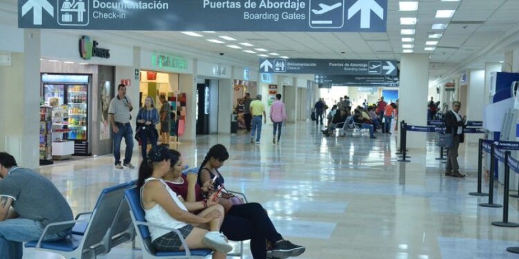 Empresarios y agencias de viajes solicitan mayor conectividad aérea