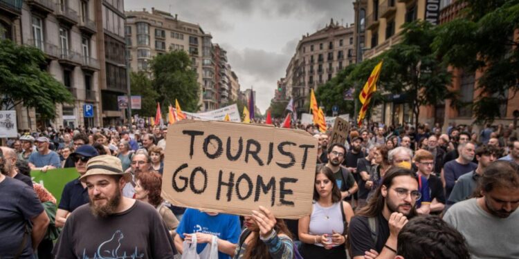 Los expertos en viaje ponen a España en la lista negra y el motivo ya trae cola