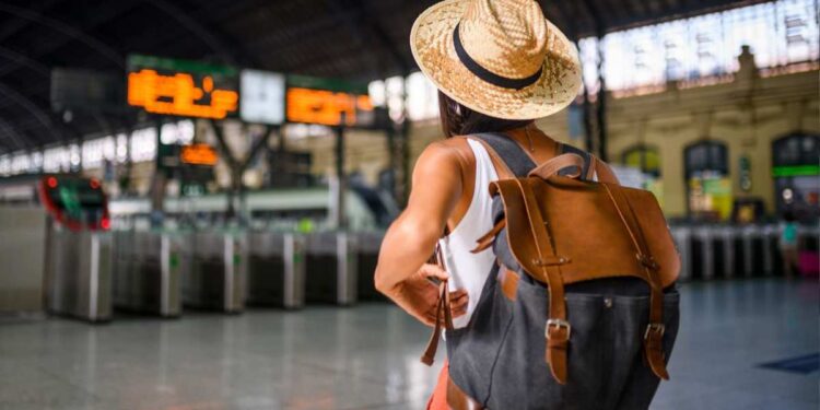 Todos los consejos y trucos necesarios para viajar en solitario esta Navidad según los expertos