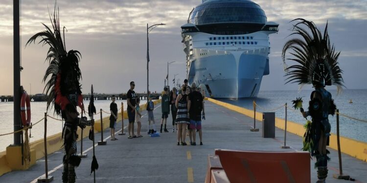 Retrasan impuesto a cruceristas en México; navieras advierten “impacto devastador”. Foto: Especial