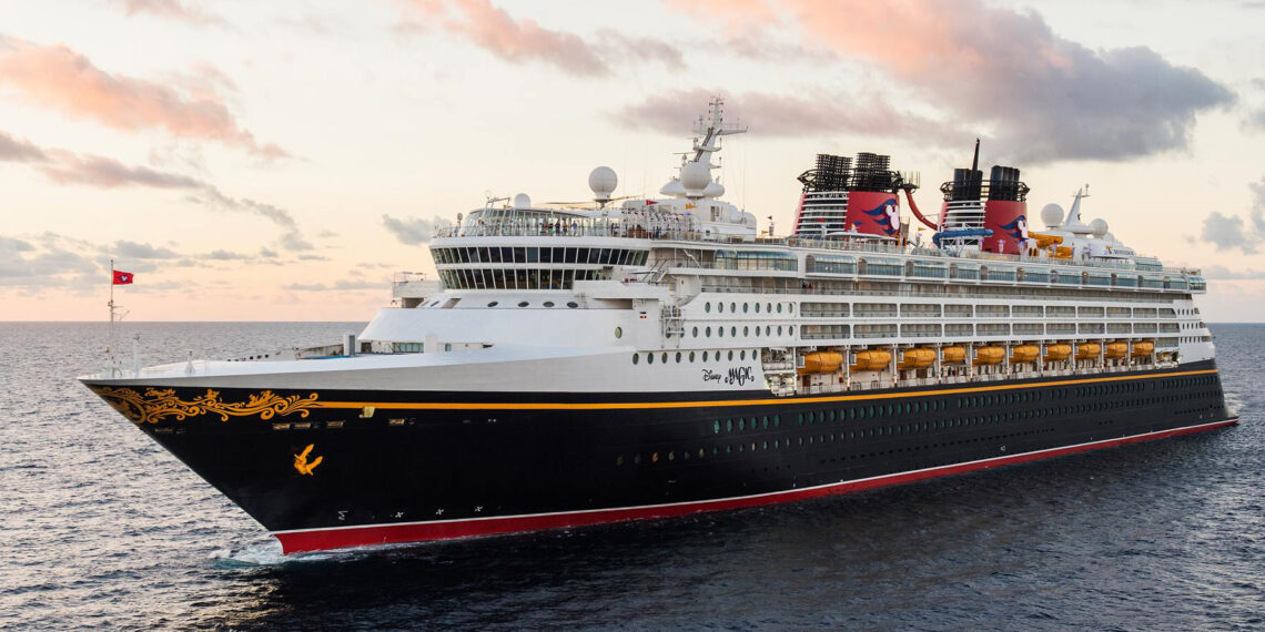Disney inaugura crucero al Caribe con una Plaza de Coco que exalta la cultura mexicana