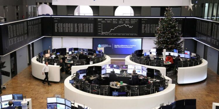 Los viajes y el ocio, y las acciones energéticas lideran las ganancias en Europa en un comercio escaso de vacaciones