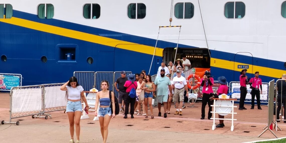 Llega a Puerto Vallarta el segundo doble arribo de cruceros del mes